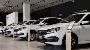 Автосалон Lada в Красном Селе празднует 50-летие
